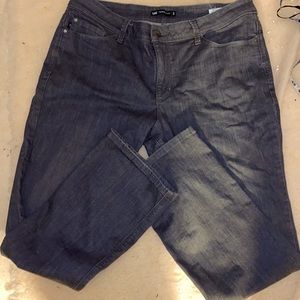 Plus size LEE Perfect fit 1889. Size 16 short stretch jeans